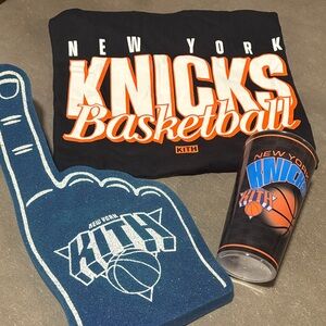 Kith Night NY KNICKS 11/08/24 (Bundle includes: Tshirt, Foam Finger & Cup)